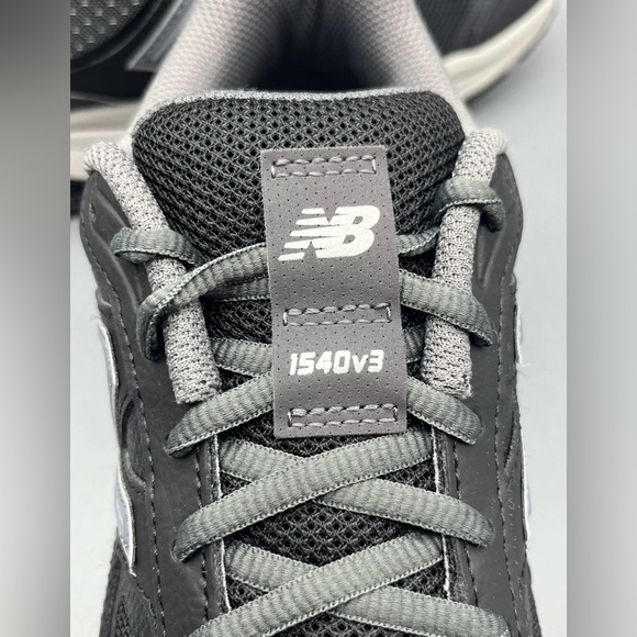 New Balance 1540 V3 Black Athletic Running Shoes Sneakers. NWOT - Picture 7 of 7